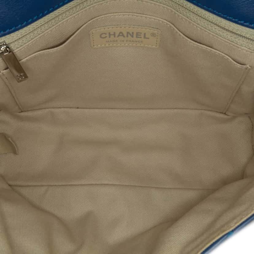 Chanel Small Calfskin Love Me Tender Flap Blue Leather Very good condition - Model View