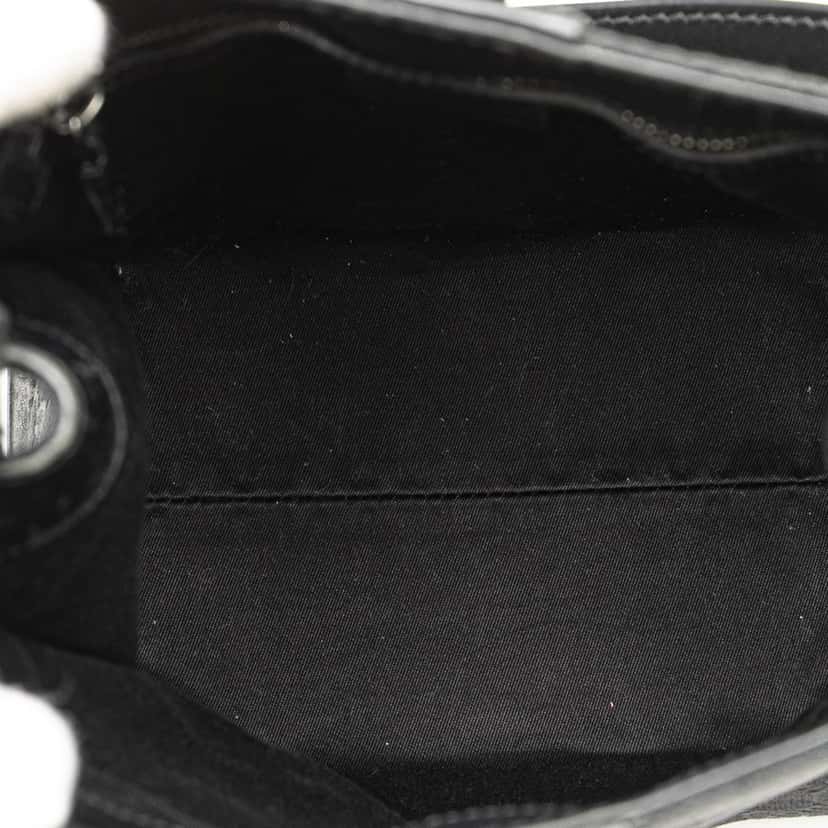 Gucci GG Canvas Shoulder Bag Black Canvas Good condition - Model View