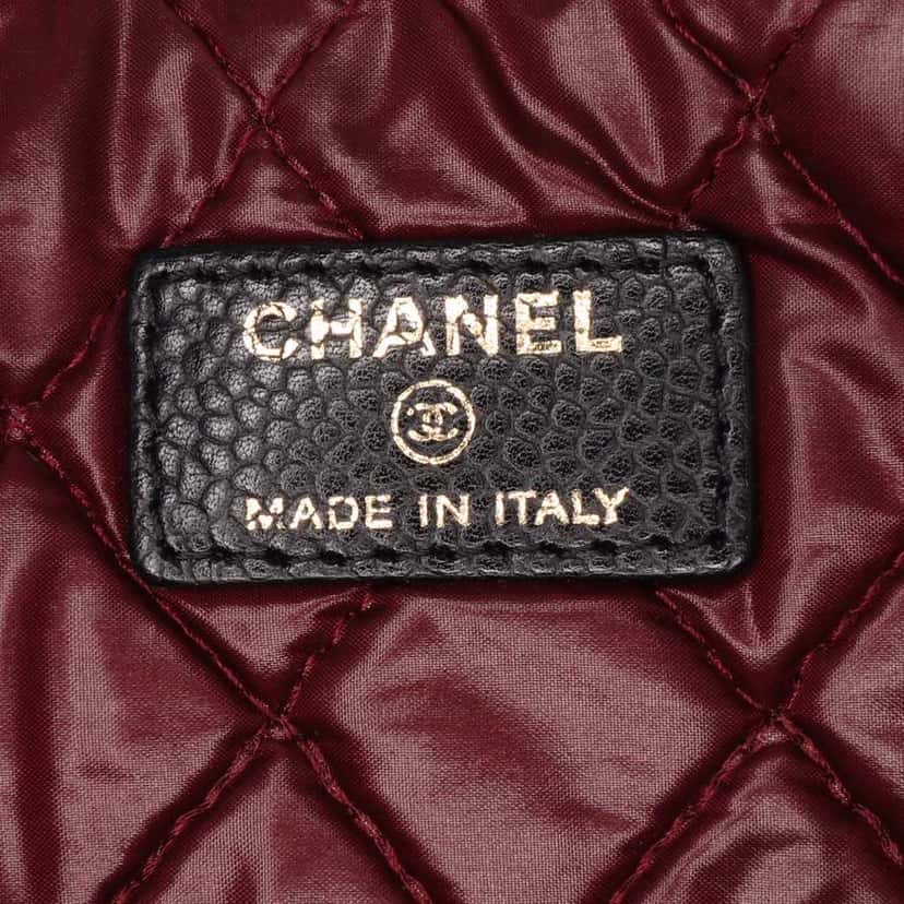 Chanel Large Quilted Caviar O Case Clutch Black Leather Good condition - Box View