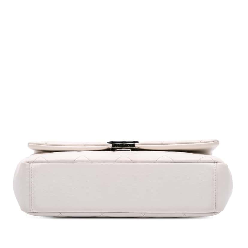 Chanel Medium Quilted Caviar My Everything Flap White Leather Good condition - Inside View