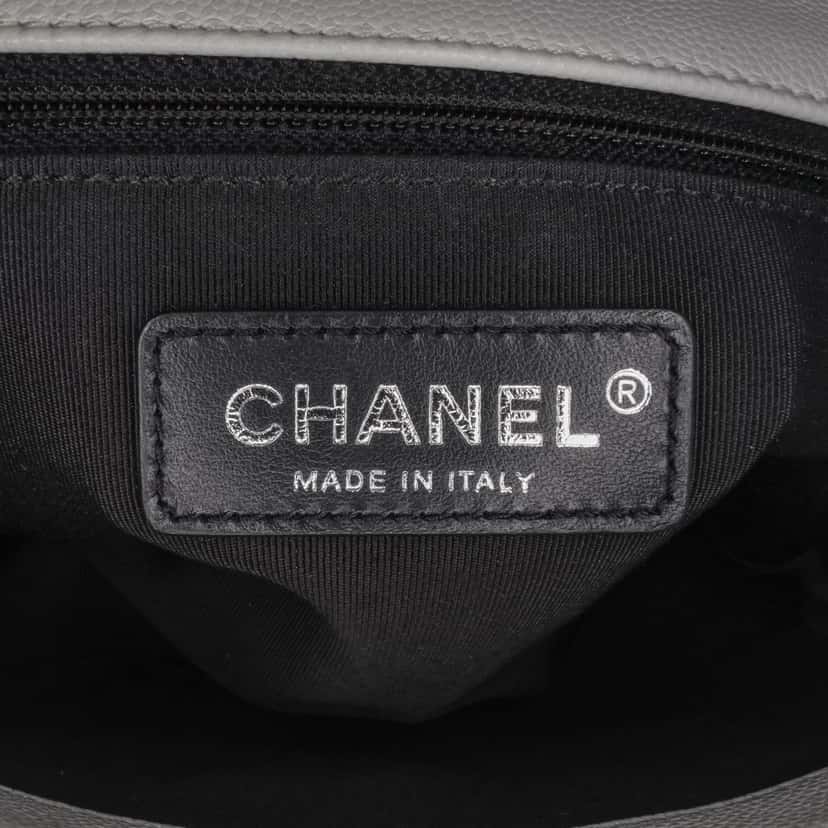 Chanel Medium Quilted Caviar My Everything Flap White Leather Good condition - Box View
