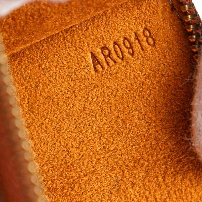 Louis Vuitton Epi Pochette Accessoires Brown Leather Good condition - Box View