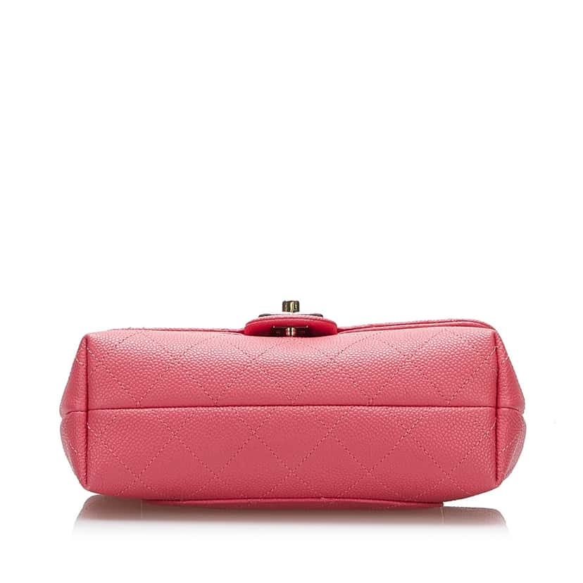 Chanel Caviar City Walk Pink Leather Very good condition - Model View