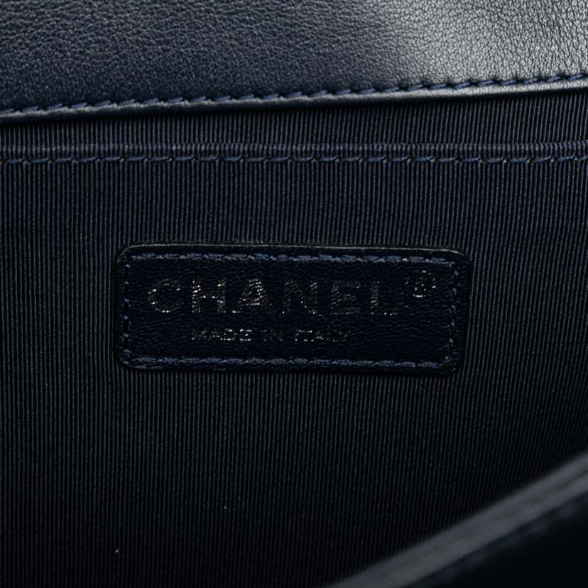 Chanel Old Medium Quilted Calfskin Boy Flap Blue Leather Good condition - Box View