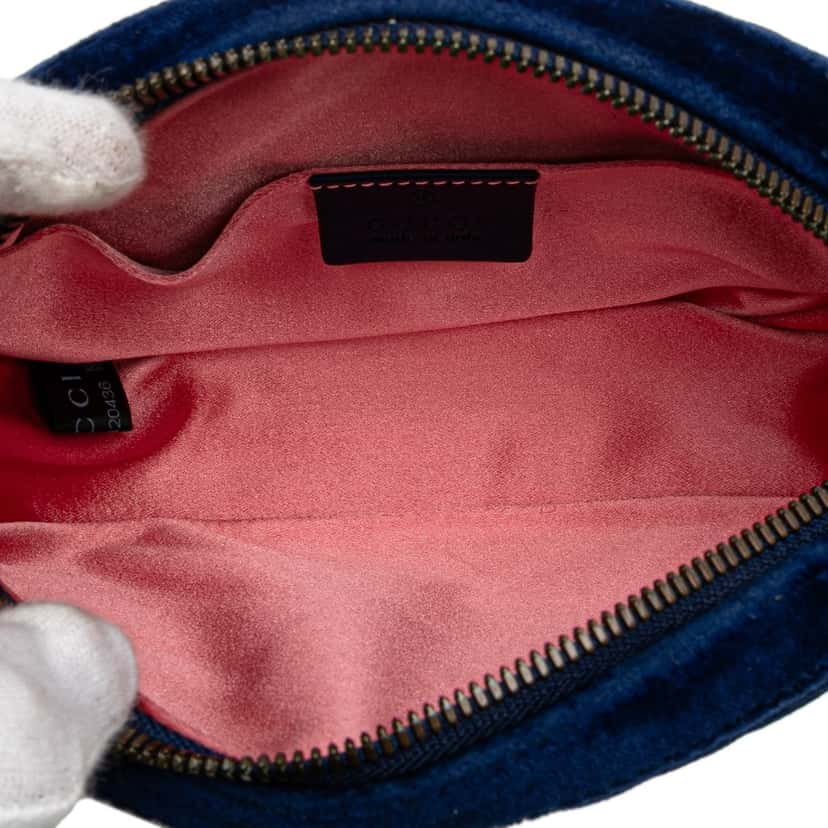 Gucci GG Marmont Velvet Matelasse Belt Bag Blue Velvet Good condition - Model View