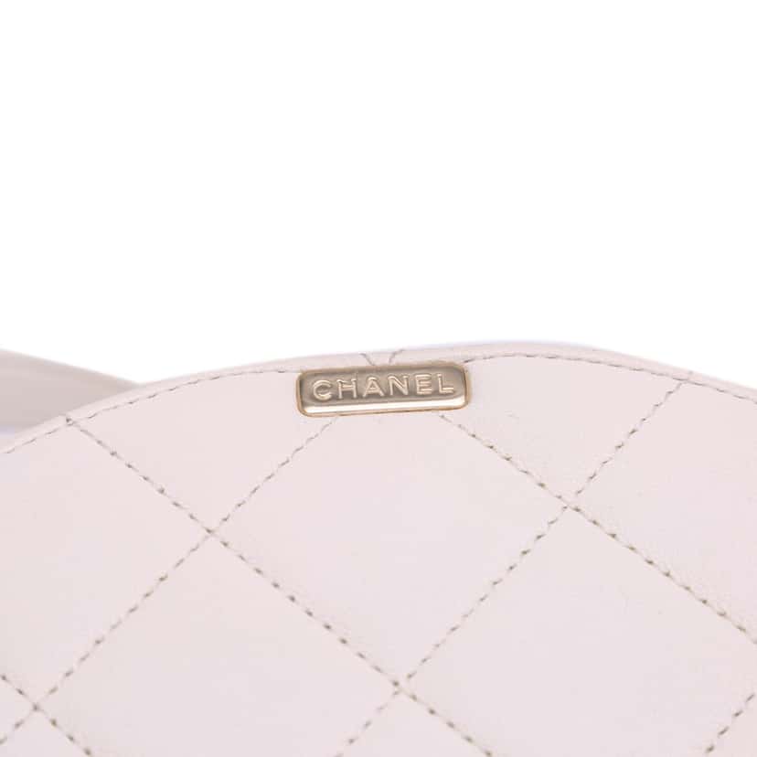 Chanel CC Lambskin Elegant Chain Vanity Case White Leather Good condition - Box View