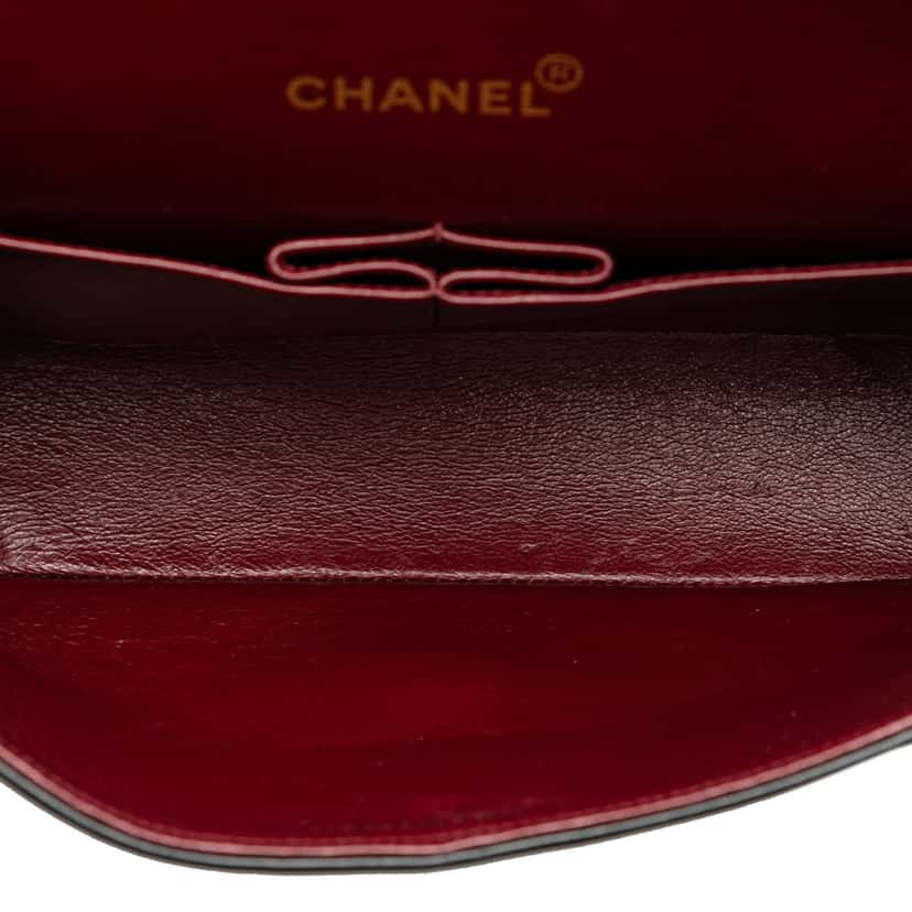 Chanel Medium Classic Lambskin Double Flap Black Leather Good condition - Model View