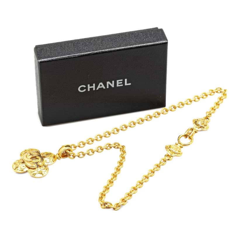 Chanel Gold Plated CC Clover Pendant Necklace Gold Metal Good condition - Box View