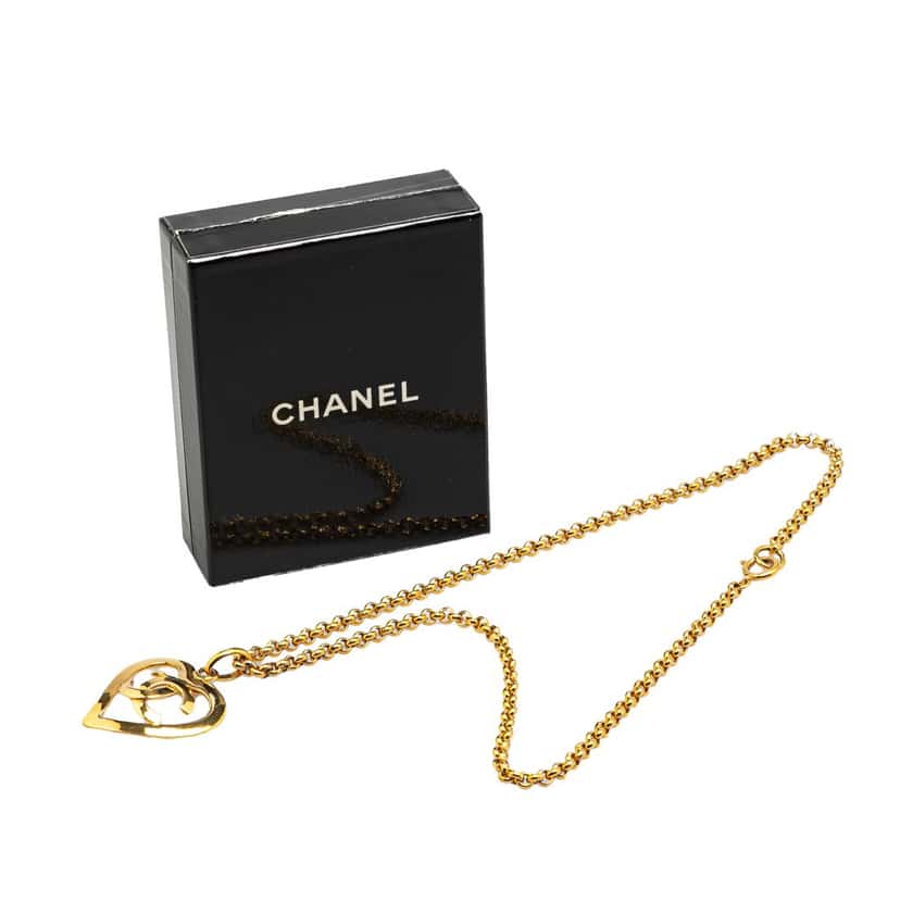 Chanel Gold Plated CC Heart Pendant Necklace Gold Metal Good condition - Box View