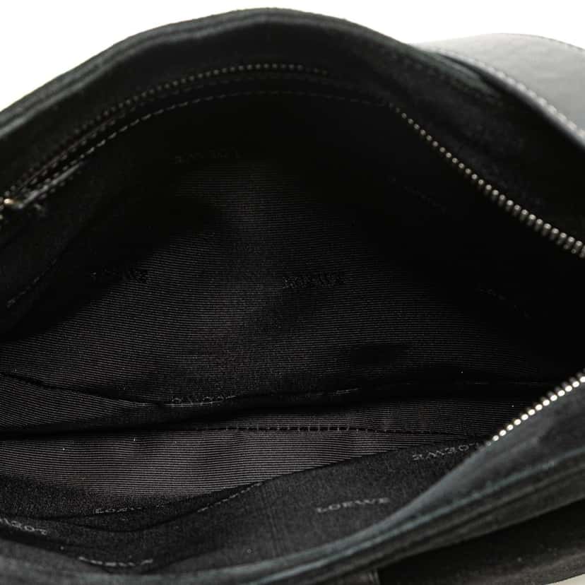 Loewe Suede Shoulder Bag Black Leather Good condition - Model View