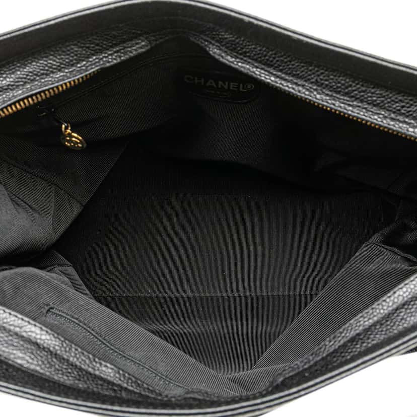 Chanel Triple CC Caviar Tote Black Leather Good condition - Model View