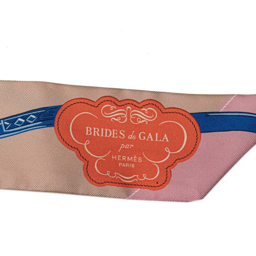 Hermès Brides De Gala Twilly Silk Scarf Pink Silk Very good condition - Back View
