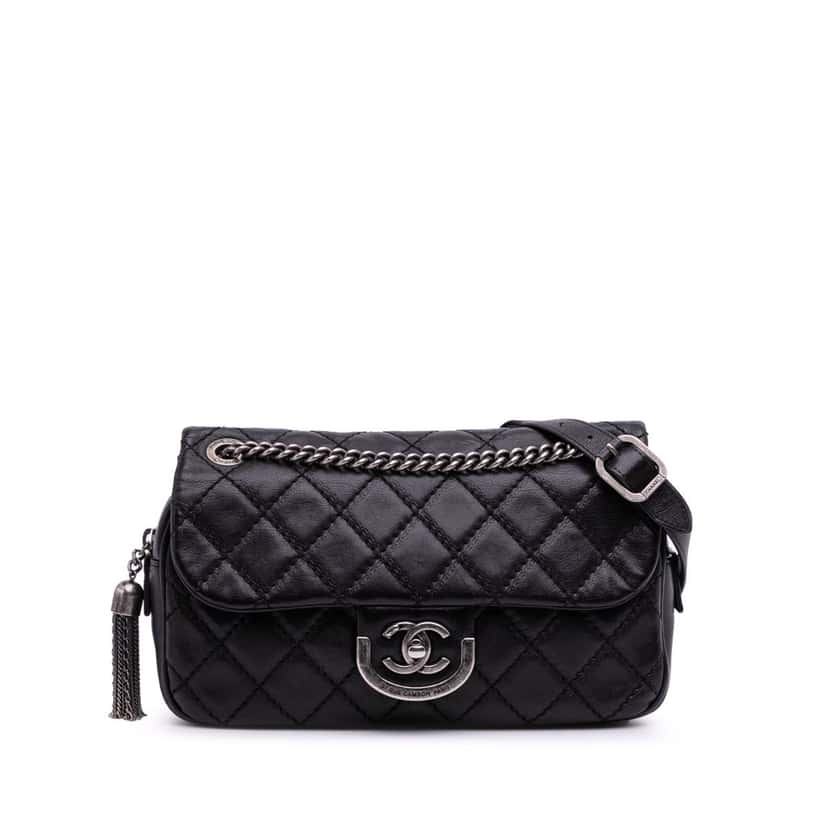 Chanel Paris Edinburgh Medium Calfskin Coco Sporran Flap Black Leather Good condition - Front View