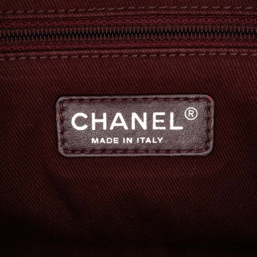Chanel Paris Edinburgh Medium Calfskin Coco Sporran Flap Black Leather Good condition - Box View