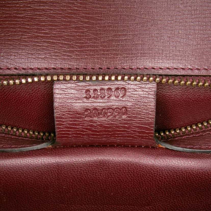 Gucci Leather Heartbeat Clutch Red Leather Good condition - Box View