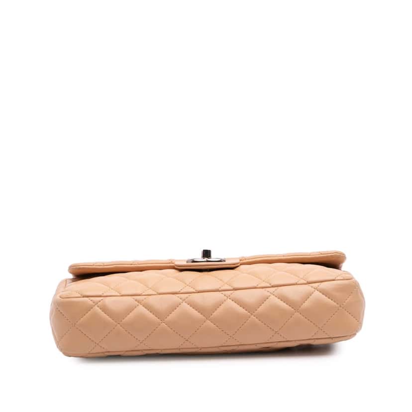 Chanel Classic Lambskin East West Single Flap Brown Leather Good condition - Inside View