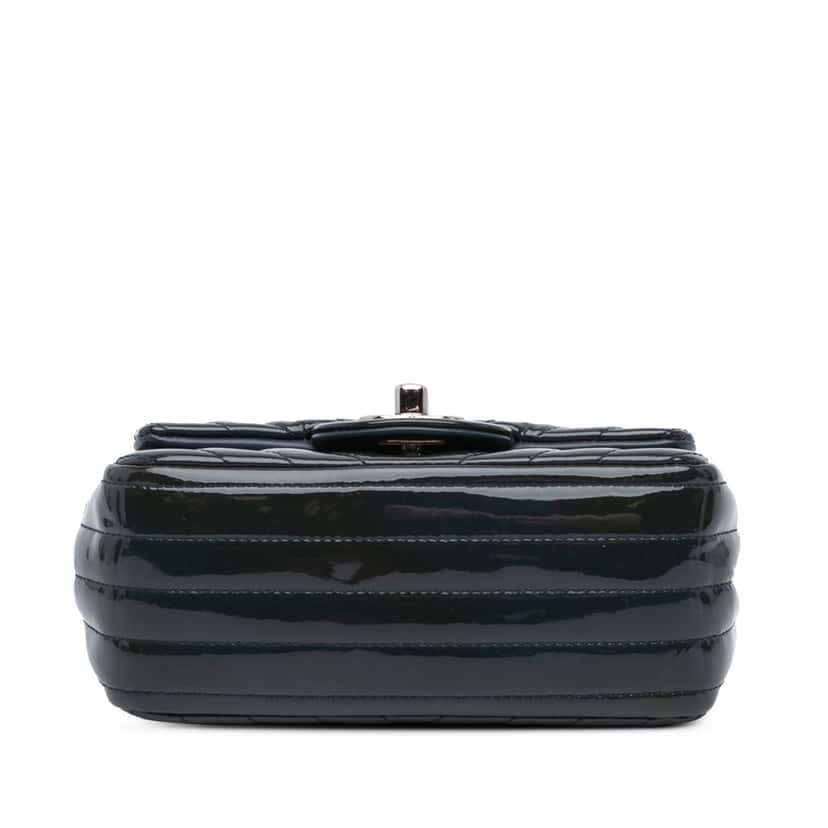 Chanel Mini Square Classic Chevron Patent Flap Blue Leather Very good condition - Inside View