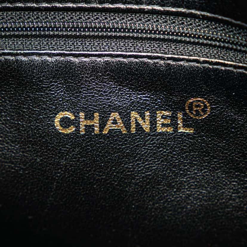 Chanel Velvet Medallion Tote Black Velvet Good condition - Box View