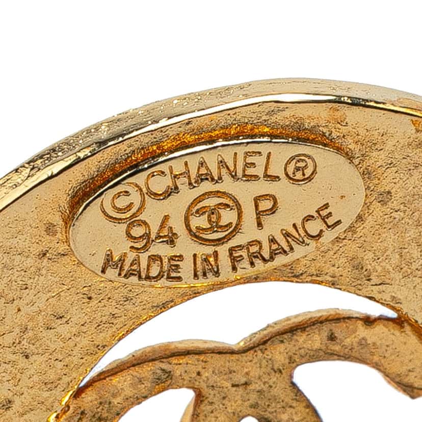 Chanel Gold Plated CC Round Clip On Earrings Gold Metal Good condition - Inside View