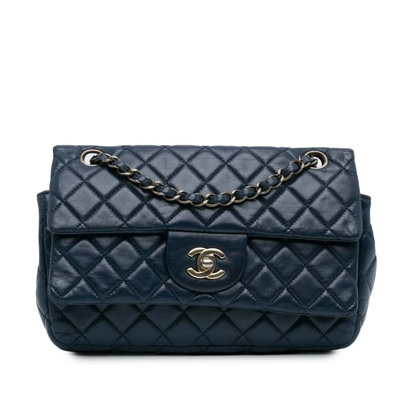 Chanel CC Quilted Lambskin Double Flap Blue Leather Good condition - Front View