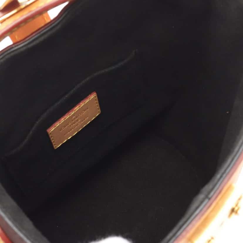 Louis Vuitton Monogram Duffle Bucket Bag Brown Canvas Good condition - Model View