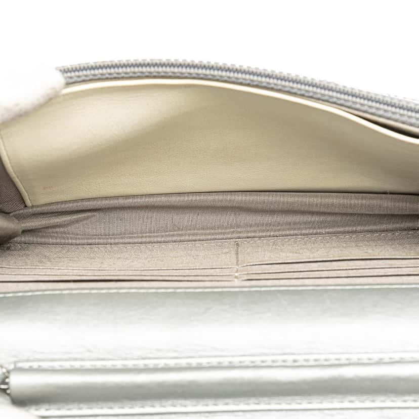 Chanel CC Quilted Aged Calfskin Wallet On Chain Silver Leather Good condition - Model View