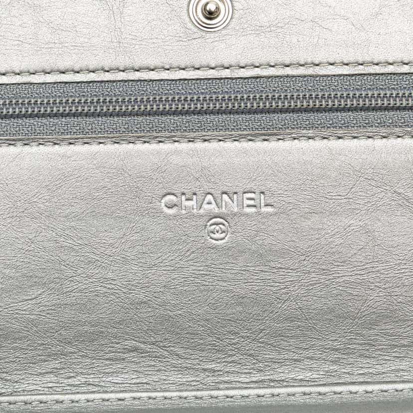 Chanel CC Quilted Aged Calfskin Wallet On Chain Silver Leather Good condition - Box View