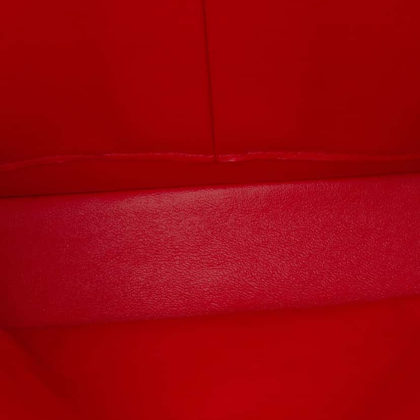 Chanel Medium Classic Velvet Double Flap Red Velvet Very good condition - Model View