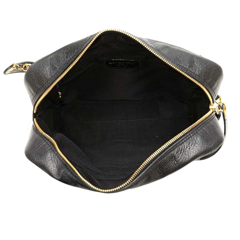 Chanel Triple CC Caviar Shoulder Bag Black Leather Good condition - Model View