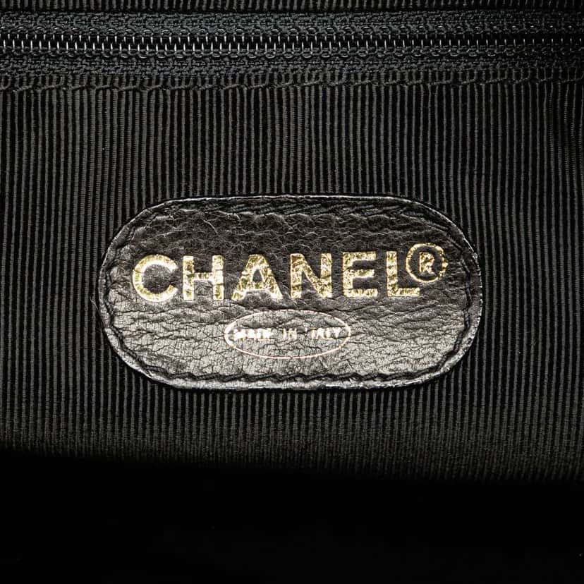 Chanel Triple CC Caviar Shoulder Bag Black Leather Good condition - Box View