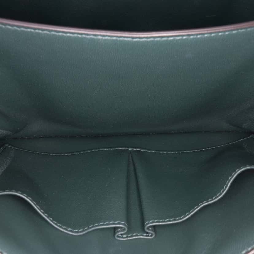 Celine Medium Calfskin Classic Box Green Leather Good condition - Model View