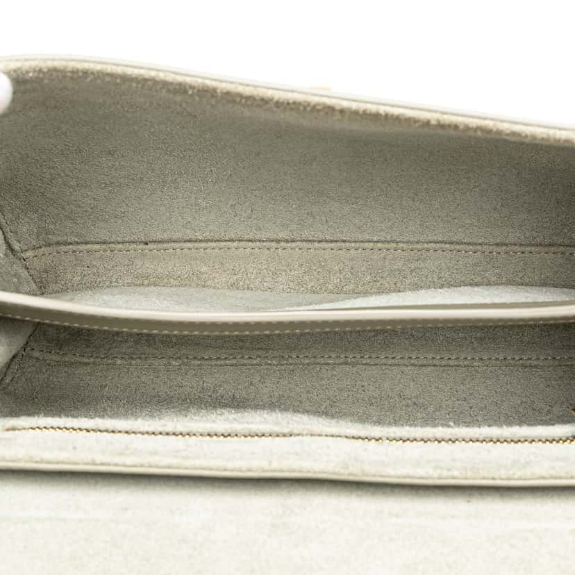Celine Teen Smooth Calfskin Soft 16 Crossbody Green Leather Very good condition - Model View