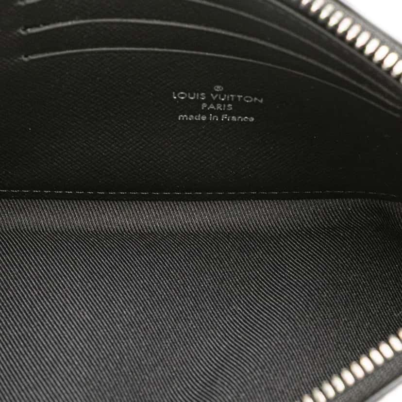 Louis Vuitton Monogram Eclipse Discovery Pochette PM Black Canvas Good condition - Model View
