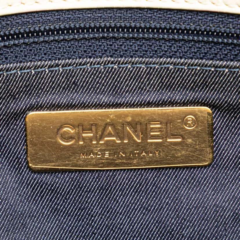 Chanel Crumpled Calfskin En Vogue Rope Flap White Leather Very good condition - Box View
