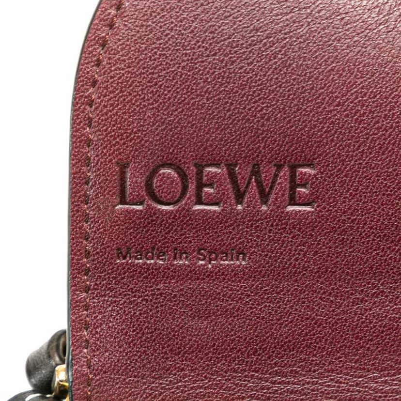 Loewe Anagram Leather Gate Pochette White Leather Good condition - Box View