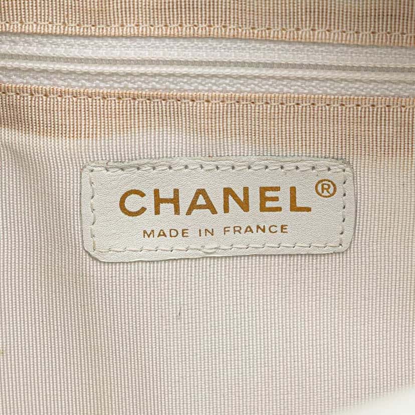 Chanel CC Quilted Caviar Bowling Bag White Leather Good condition - Box View