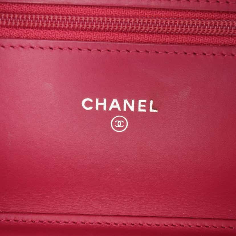 Chanel Quilted Patent Brilliant Wallet On Chain Red Leather Good condition - Box View