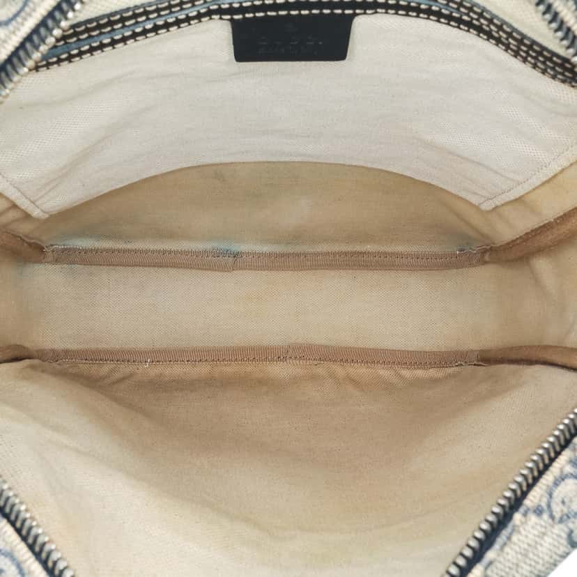 Gucci GG Supreme Crossbody Brown Canvas Good condition - Model View