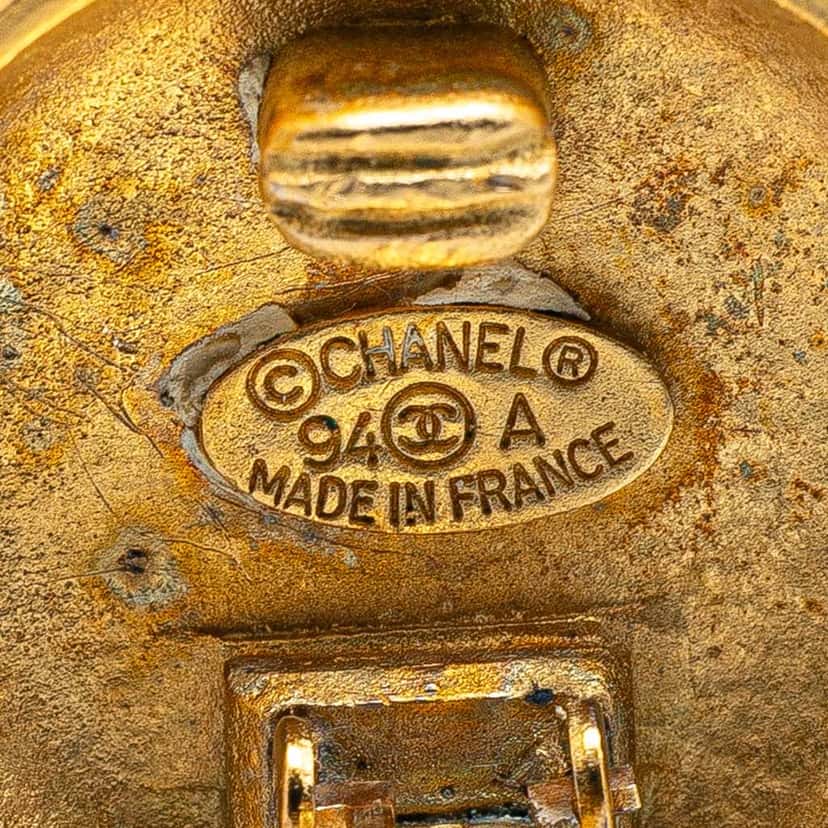 Chanel Gold Plated CC Round Clip On Earrings Gold Metal Good condition - Inside View