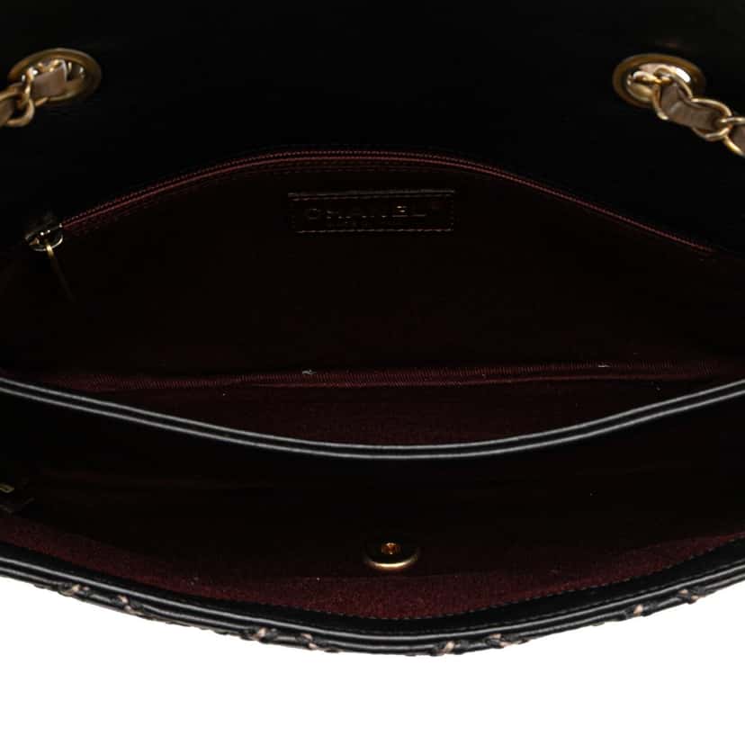 Chanel Paris Dallas Quilted Calfskin Chic Stitch Flap Black Leather Good condition - Model View