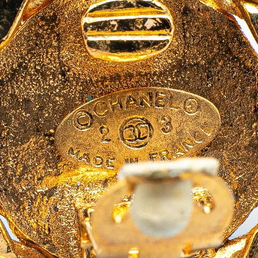 Chanel Gold Plated CC Rhinestones Clip on Earrings Gold Metal Good condition - Inside View
