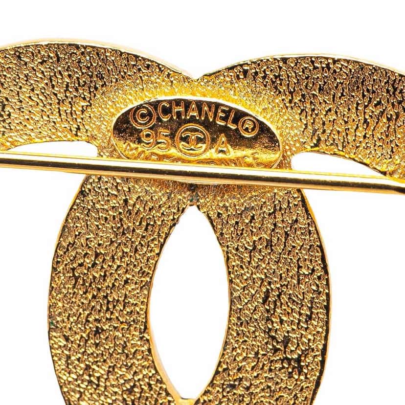 Chanel Gold Plated CC Medallion Brooch Gold Metal Good condition - Inside View