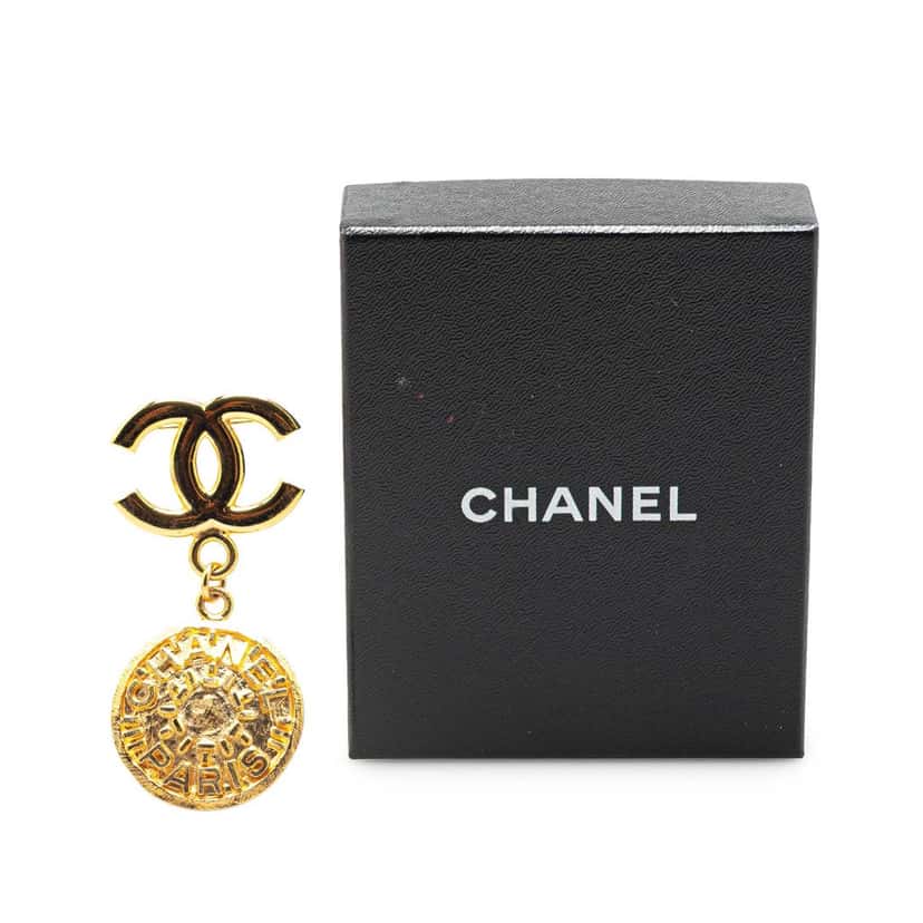 Chanel Gold Plated CC Medallion Brooch Gold Metal Good condition - Box View
