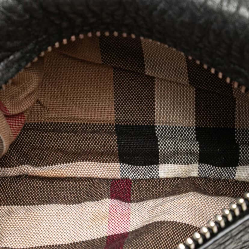 Burberry Mini Grainy Calfskin Rossett Crossbody Black Leather Good condition - Model View