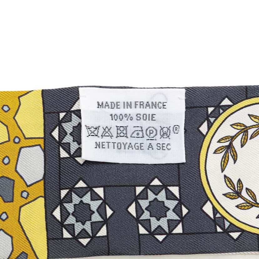 Hermès La Danse Des Amazones Twilly Silk Scarf Yellow Silk Very good condition - Inside View