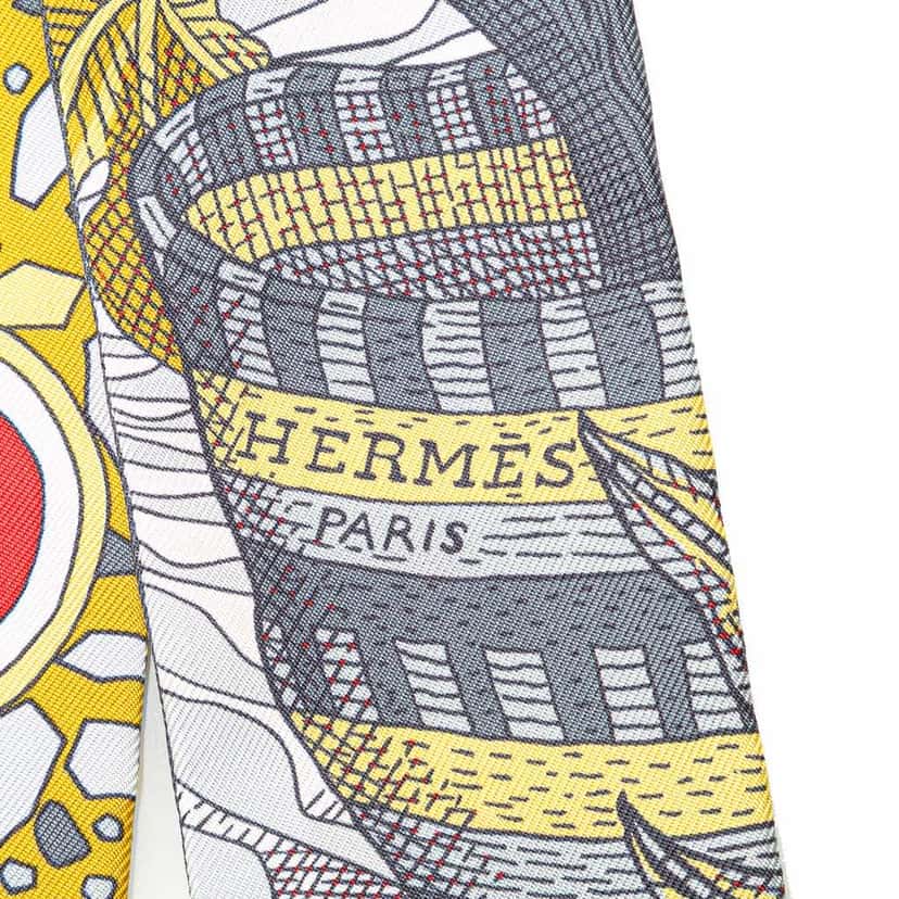Hermès La Danse Des Amazones Twilly Silk Scarf Yellow Silk Very good condition - Model View
