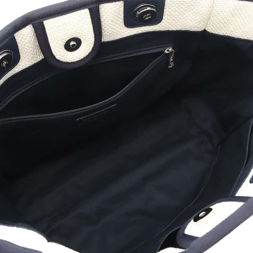 Chanel Small Raffia Deauville Tote White Good condition - Inside View