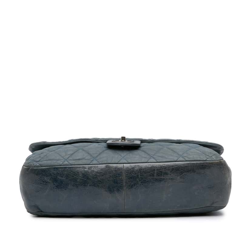 Chanel Jumbo Iridescent Calfskin In The Mix Flap Blue Leather Good condition - Inside View