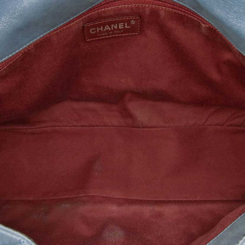 Chanel Jumbo Iridescent Calfskin In The Mix Flap Blue Leather Good condition - Model View