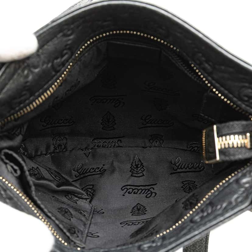 Gucci Guccissima Crossbody Black Leather Good condition - Model View